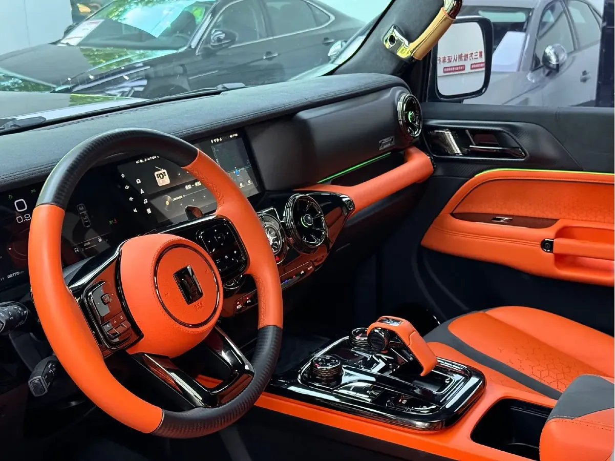 2023 Cyberspace 300 2.0T 227HP L4 8AT,autocango,china used car exporter,china ev exporter,chinese used car exporter,chinese used ev exporter