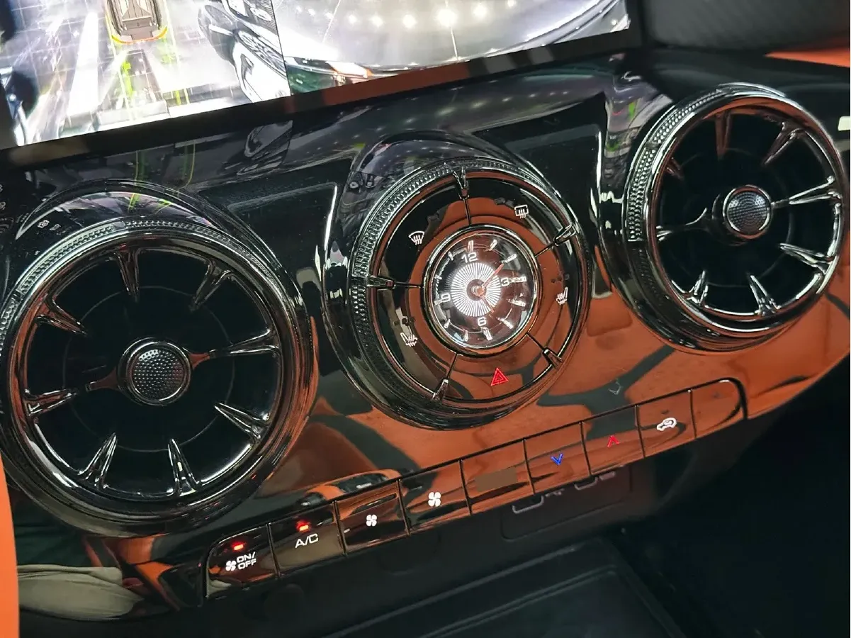 2023 Cyberspace 300 2.0T 227HP L4 8AT,autocango,china used car exporter,china ev exporter,chinese used car exporter,chinese used ev exporter