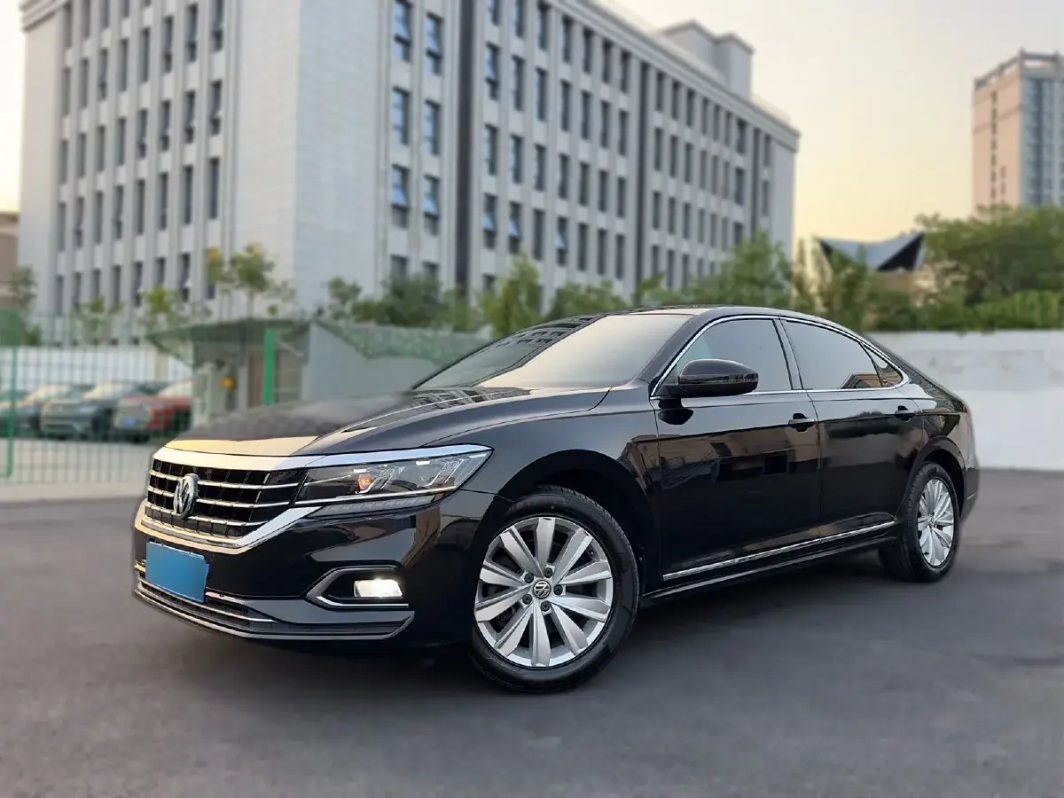 2021 Volkswagen Passat 1.4T 150HP L4 7DCT