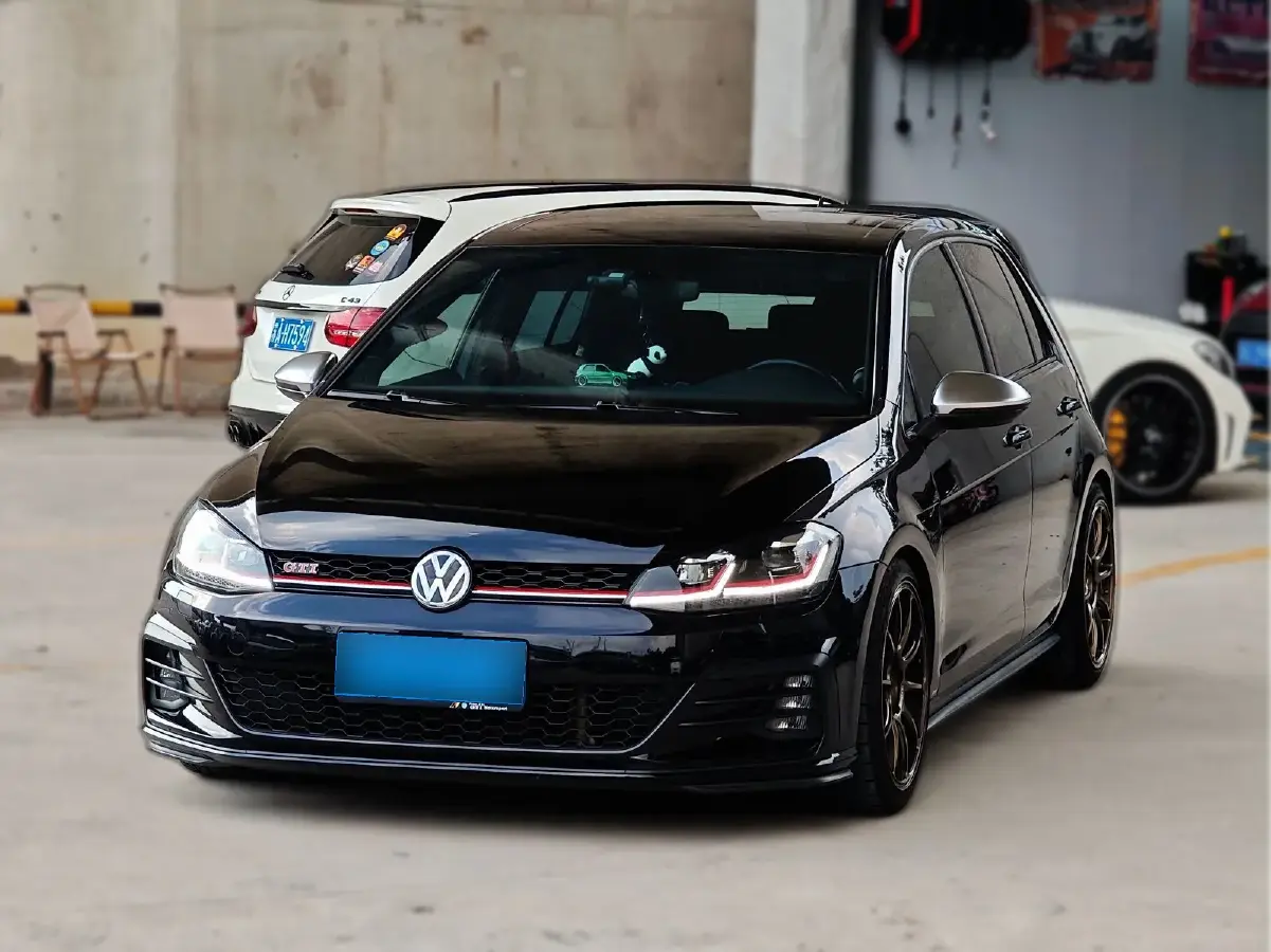 2019 Volkswagen GolfGTI 2.0T 220HP L4 7DCT