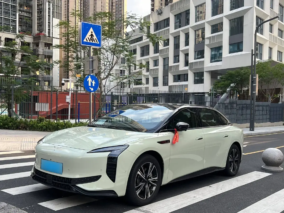 2024 HongQi EH7 BEV 111KWH