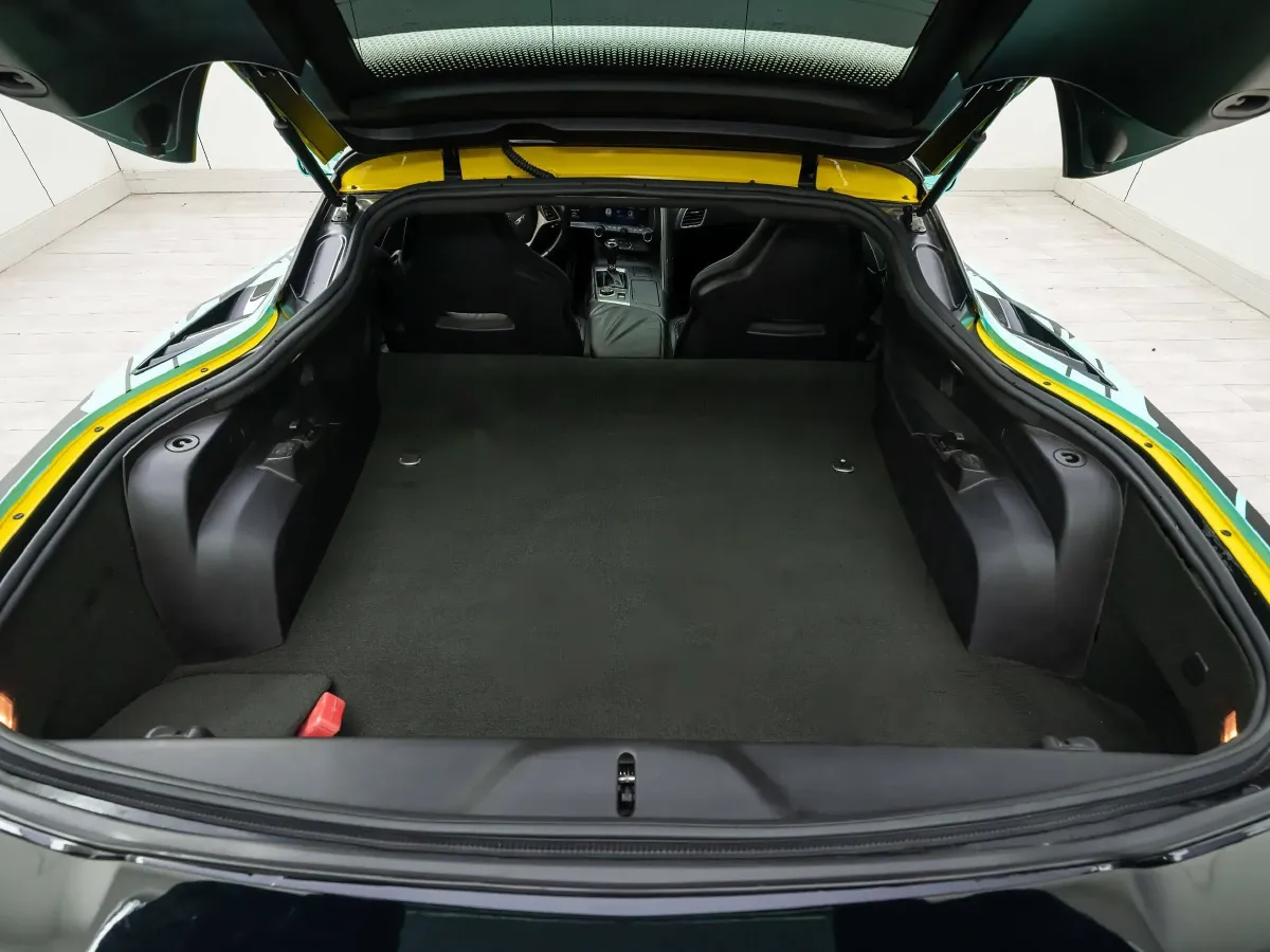 2020 Chevrolet Corvette 6.2L 496HP V8 8DCT,autocango,china used car exporter,china ev exporter,chinese used car exporter,chinese used ev exporter