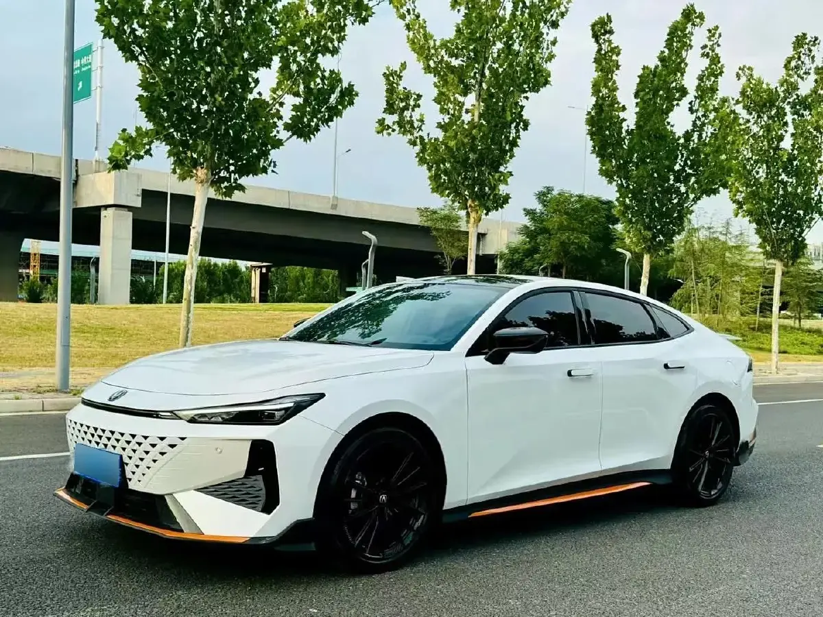 2024 ChangAn UNI-V 1.5T 188HP L4 7DCT