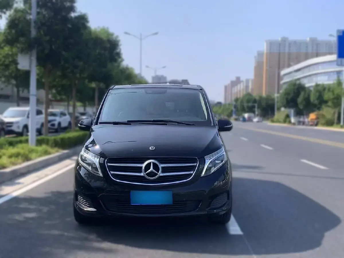 2017 Mercedes-Benz V Class 2.0T 211HP L4 7AT