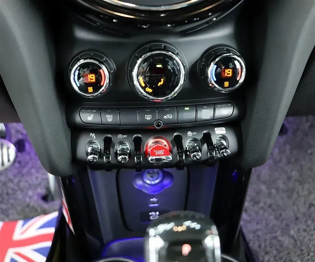 2021 MINI JCW 2.0T 231HP L4 8AT,autocango,china used car exporter,china ev exporter,chinese used car exporter,chinese used ev exporter