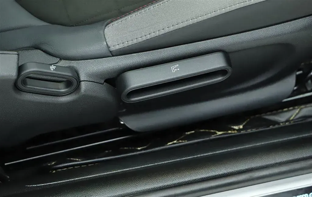 2021 MINI JCW 2.0T 231HP L4 8AT,autocango,china used car exporter,china ev exporter,chinese used car exporter,chinese used ev exporter