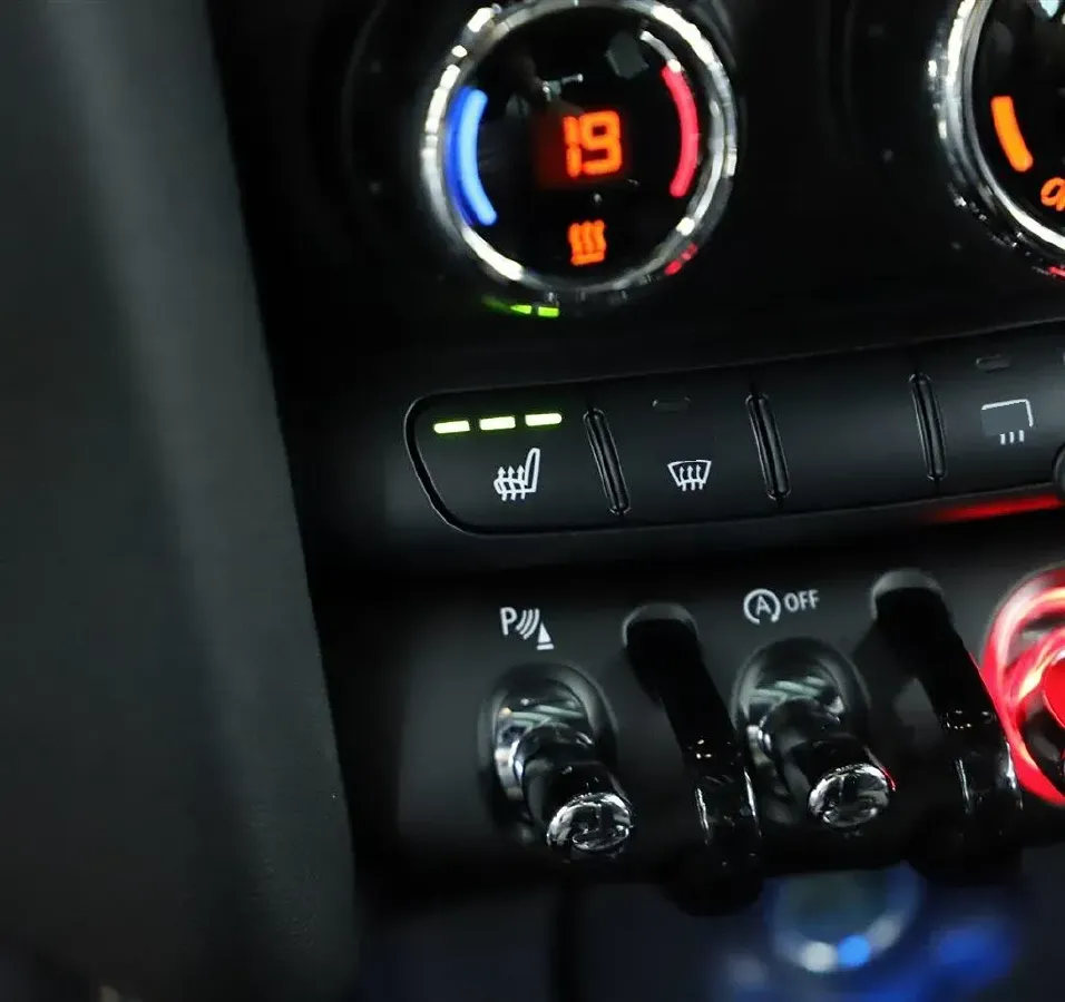 2021 MINI JCW 2.0T 231HP L4 8AT,autocango,china used car exporter,china ev exporter,chinese used car exporter,chinese used ev exporter