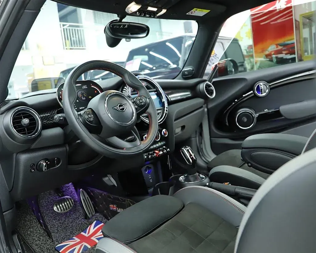 2021 MINI JCW 2.0T 231HP L4 8AT,autocango,china used car exporter,china ev exporter,chinese used car exporter,chinese used ev exporter