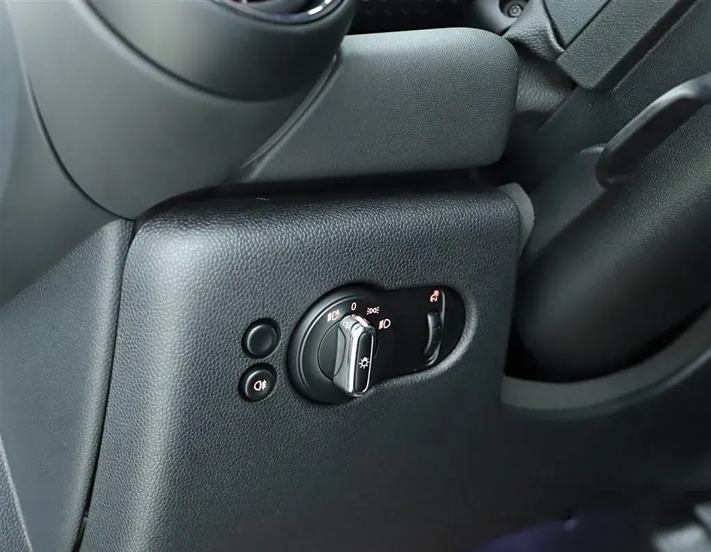 2021 MINI JCW 2.0T 231HP L4 8AT,autocango,china used car exporter,china ev exporter,chinese used car exporter,chinese used ev exporter