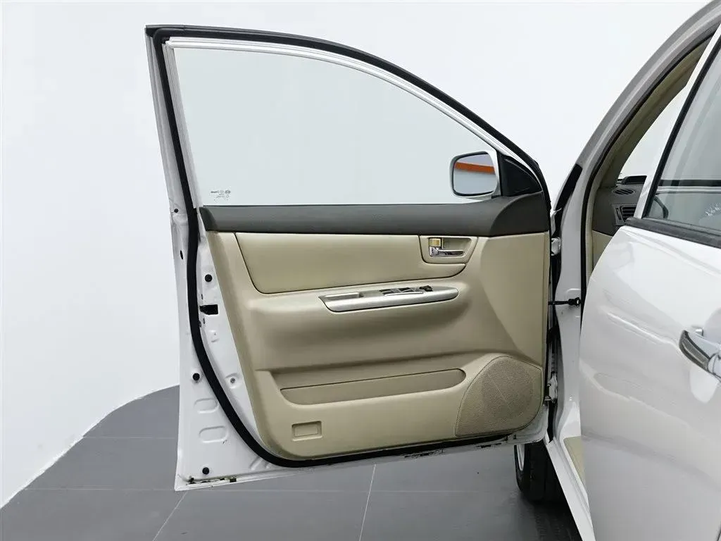 2011 BYD F3R 1.5L 107HP L4 5MT,autocango,china used car exporter,china ev exporter,chinese used car exporter,chinese used ev exporter