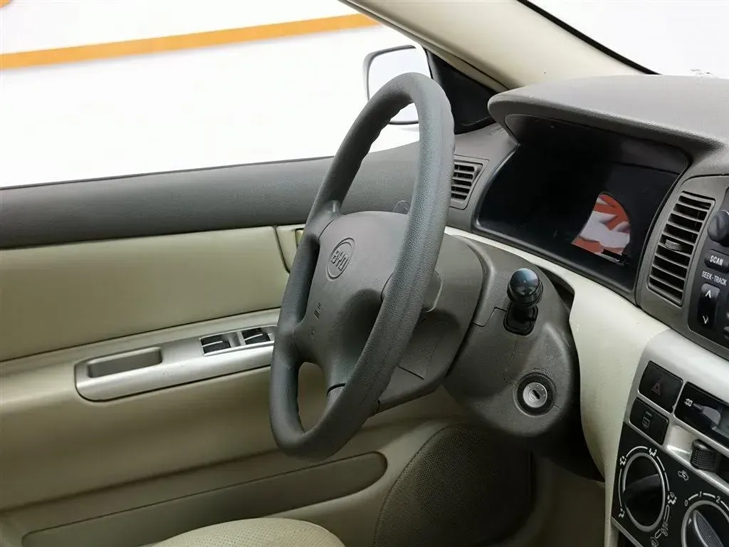 2011 BYD F3R 1.5L 107HP L4 5MT,autocango,china used car exporter,china ev exporter,chinese used car exporter,chinese used ev exporter