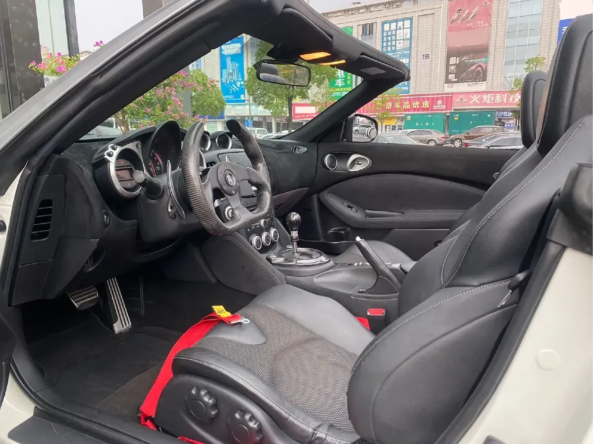 2013 Nissan 370Z 3.7L 328HP V6 7AT,autocango,china used car exporter,china ev exporter,chinese used car exporter,chinese used ev exporter