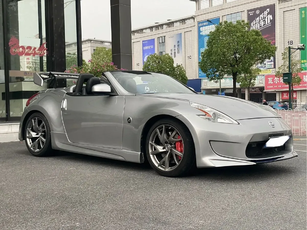2013 Nissan 370Z 3.7L 328HP V6 7AT,autocango,china used car exporter,china ev exporter,chinese used car exporter,chinese used ev exporter