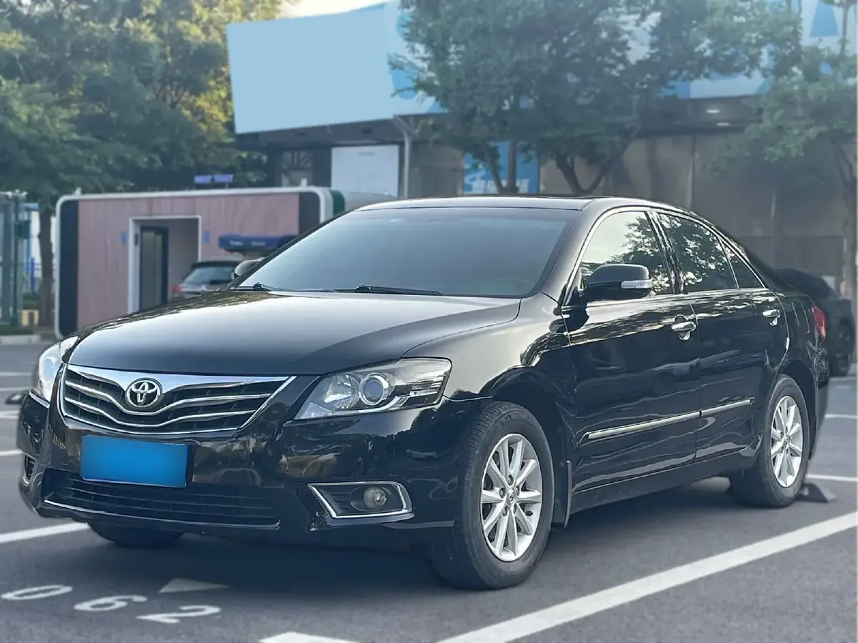 2012 Toyota Camry 2.0L 147HP L4 4AT