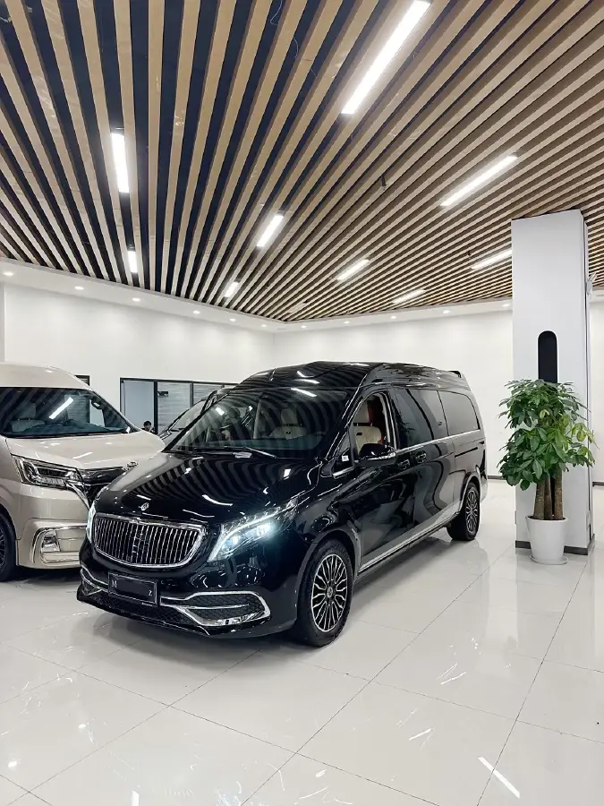 2022 Mercedes-Benz V Class 2.0T 211HP L4 9AT