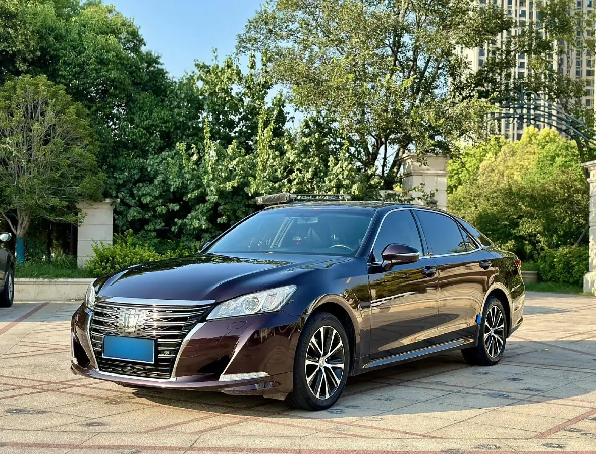 2018 Toyota Crown 2.0T 235HP L4 8AT