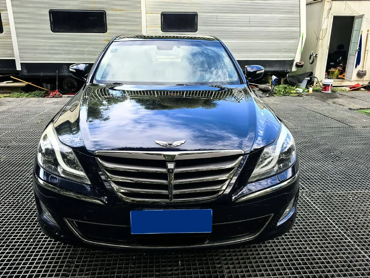 2012 Hyundai Rohens 3.0L 272HP V6 8AT,autocango,china used car exporter,china ev exporter,chinese used car exporter,chinese used ev exporter