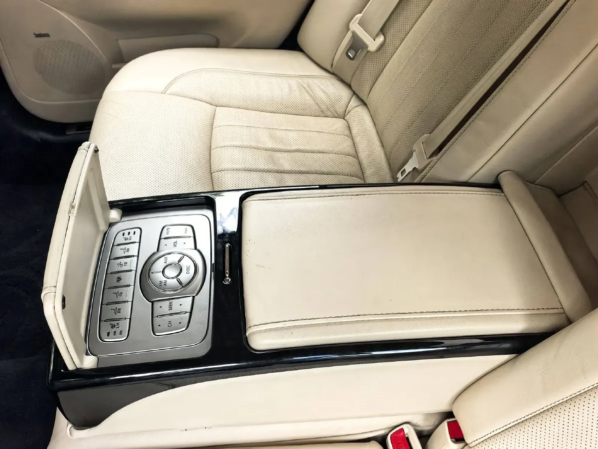 2012 Hyundai Rohens 3.0L 272HP V6 8AT,autocango,china used car exporter,china ev exporter,chinese used car exporter,chinese used ev exporter