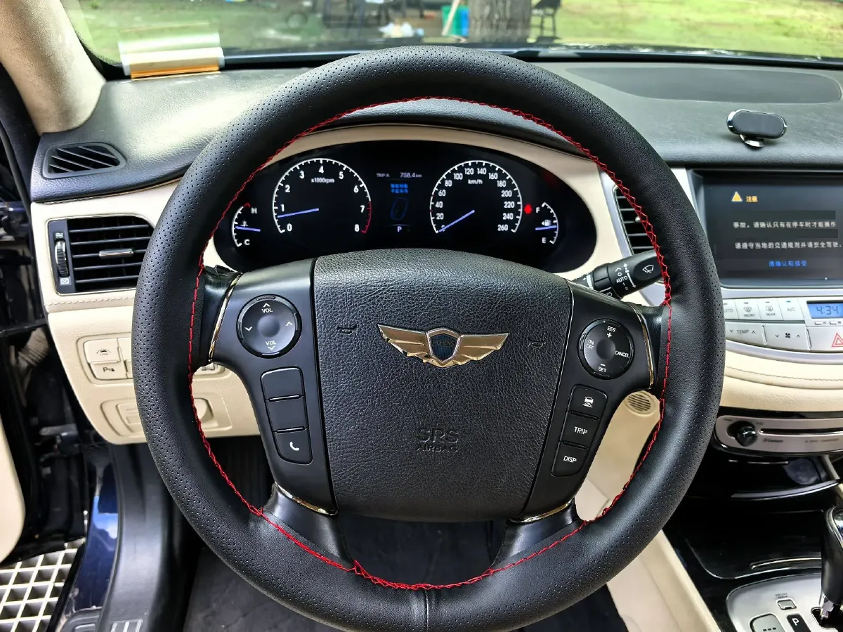 2012 Hyundai Rohens 3.0L 272HP V6 8AT,autocango,china used car exporter,china ev exporter,chinese used car exporter,chinese used ev exporter