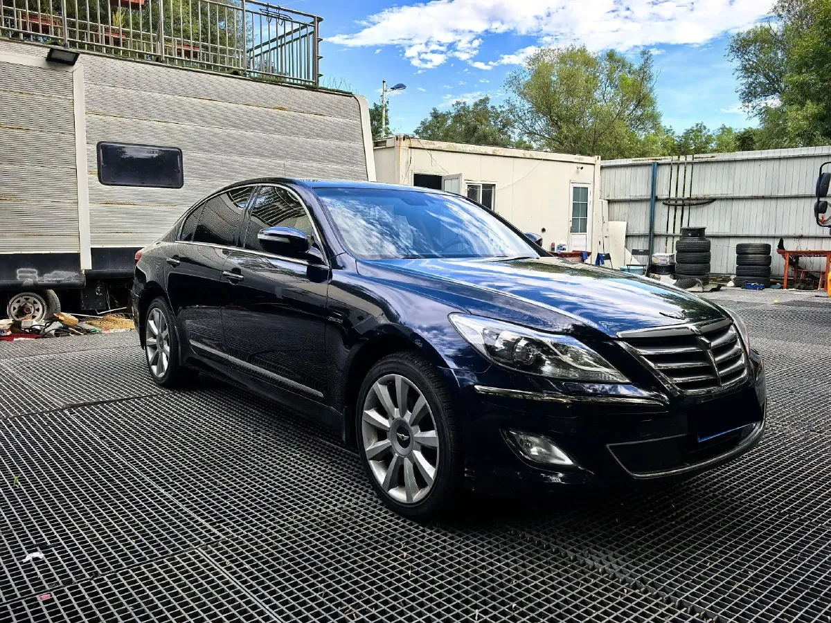 2012 Hyundai Rohens 3.0L 272HP V6 8AT,autocango,china used car exporter,china ev exporter,chinese used car exporter,chinese used ev exporter