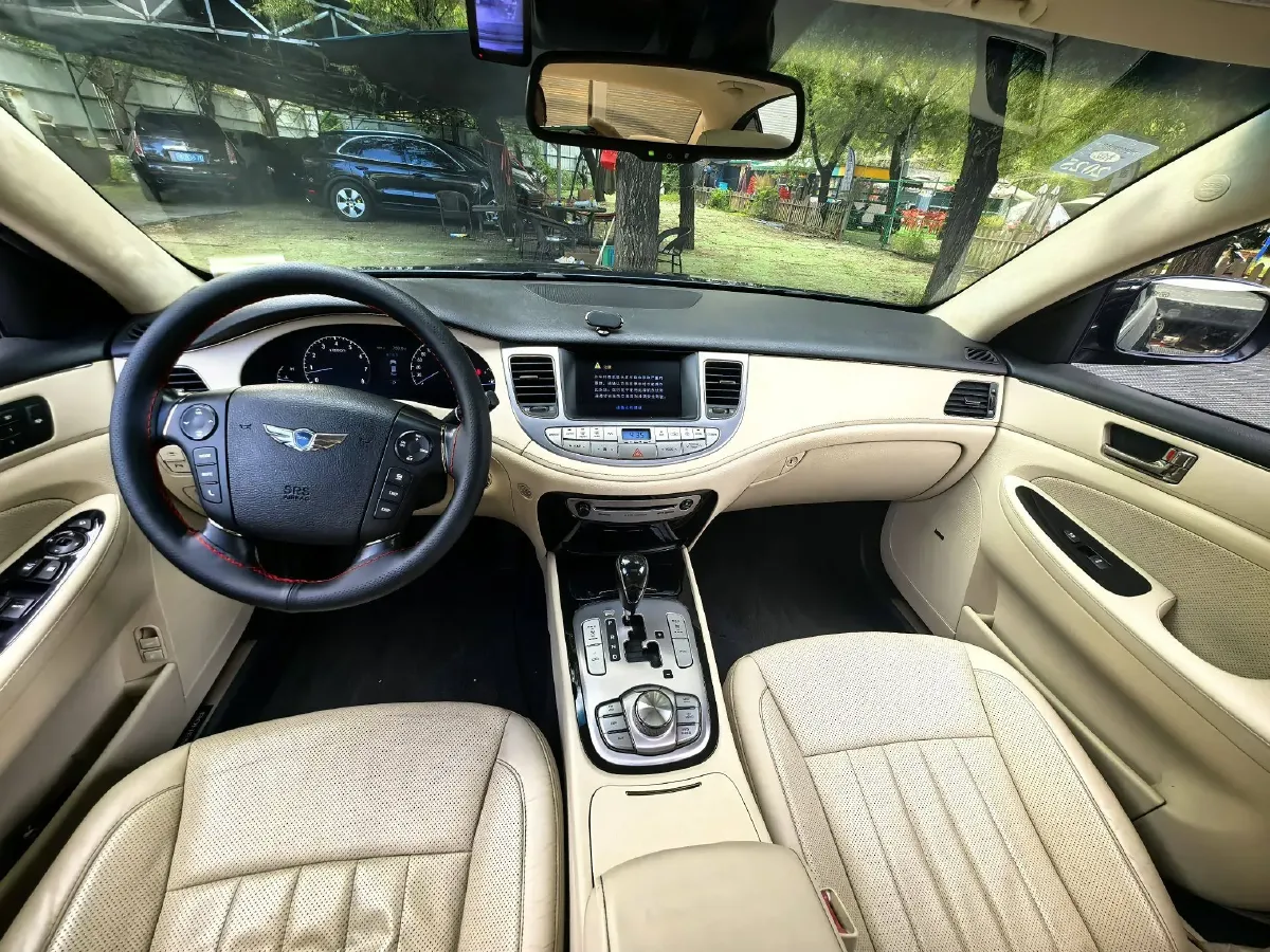 2012 Hyundai Rohens 3.0L 272HP V6 8AT,autocango,china used car exporter,china ev exporter,chinese used car exporter,chinese used ev exporter