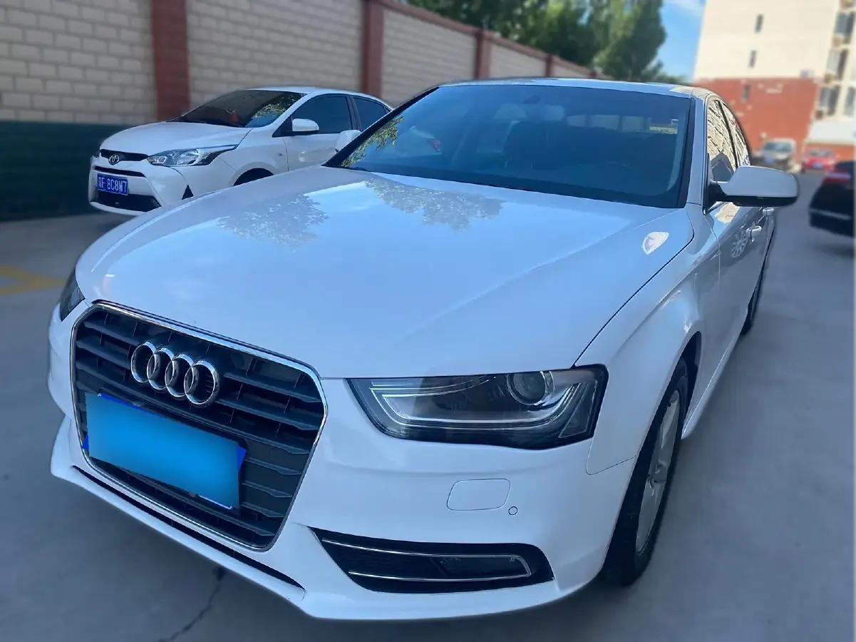 2013 Audi A4L 2.0T 180HP L4 CVT