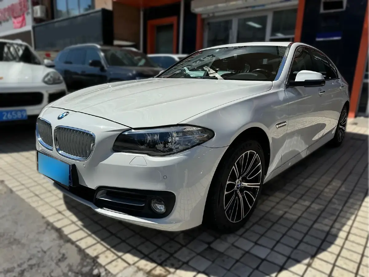2013 BMW 5 Series 3.0T 306HP L6 8AT