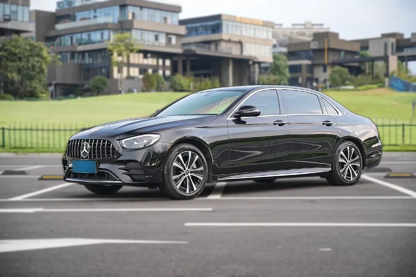 2022 Mercedes-Benz E Class 2.0T 211HP L4 9AT PHEV 25.4KWH