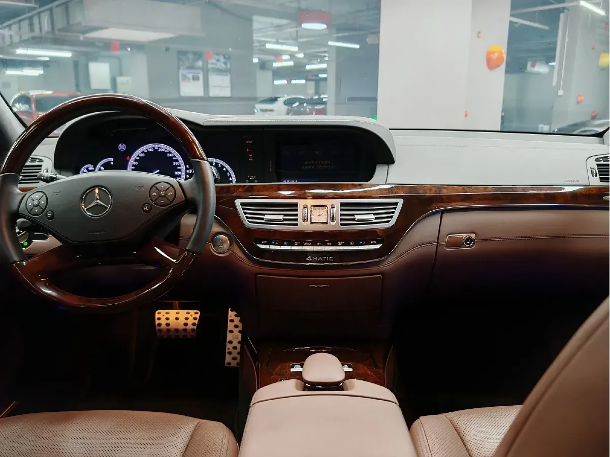 2013 Brabus S Class 4.7T 435HP V8 7AT,autocango,china used car exporter,china ev exporter,chinese used car exporter,chinese used ev exporter