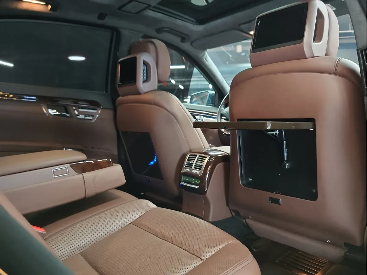 2013 Brabus S Class 4.7T 435HP V8 7AT,autocango,china used car exporter,china ev exporter,chinese used car exporter,chinese used ev exporter