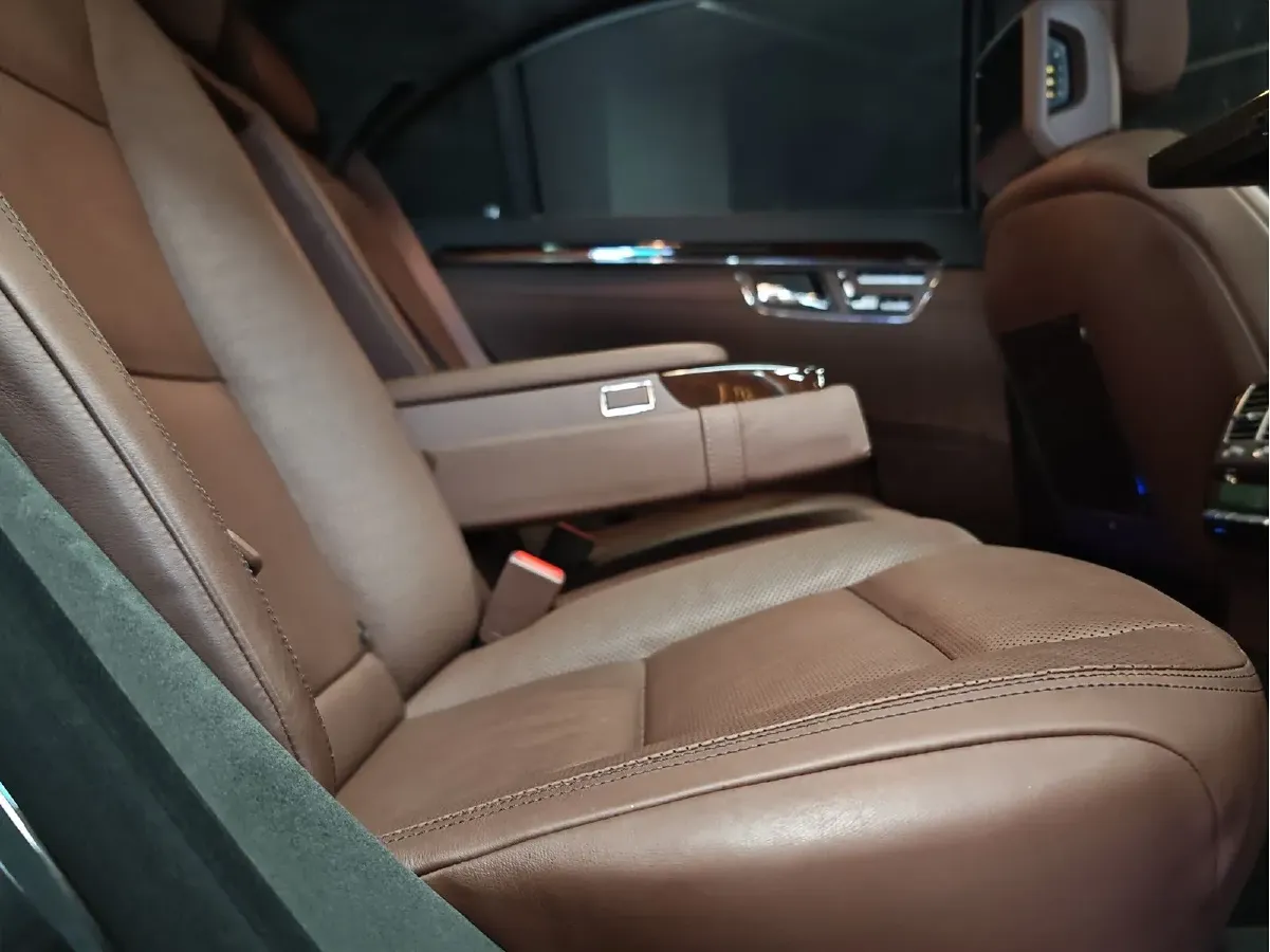 2013 Brabus S Class 4.7T 435HP V8 7AT,autocango,china used car exporter,china ev exporter,chinese used car exporter,chinese used ev exporter