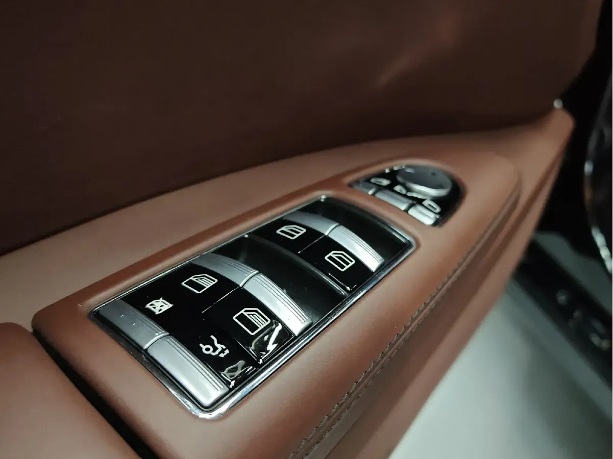 2013 Brabus S Class 4.7T 435HP V8 7AT,autocango,china used car exporter,china ev exporter,chinese used car exporter,chinese used ev exporter