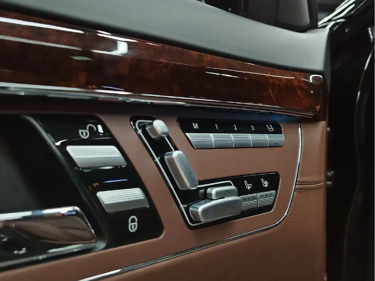 2013 Brabus S Class 4.7T 435HP V8 7AT,autocango,china used car exporter,china ev exporter,chinese used car exporter,chinese used ev exporter