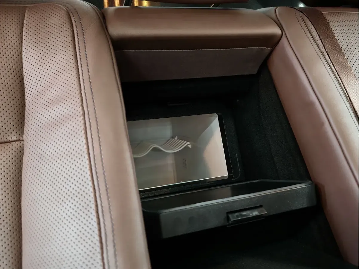 2013 Brabus S Class 4.7T 435HP V8 7AT,autocango,china used car exporter,china ev exporter,chinese used car exporter,chinese used ev exporter