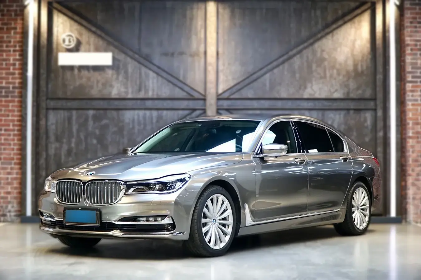 2016 BMW 7 Series 3.0T 326HP L6 8AT