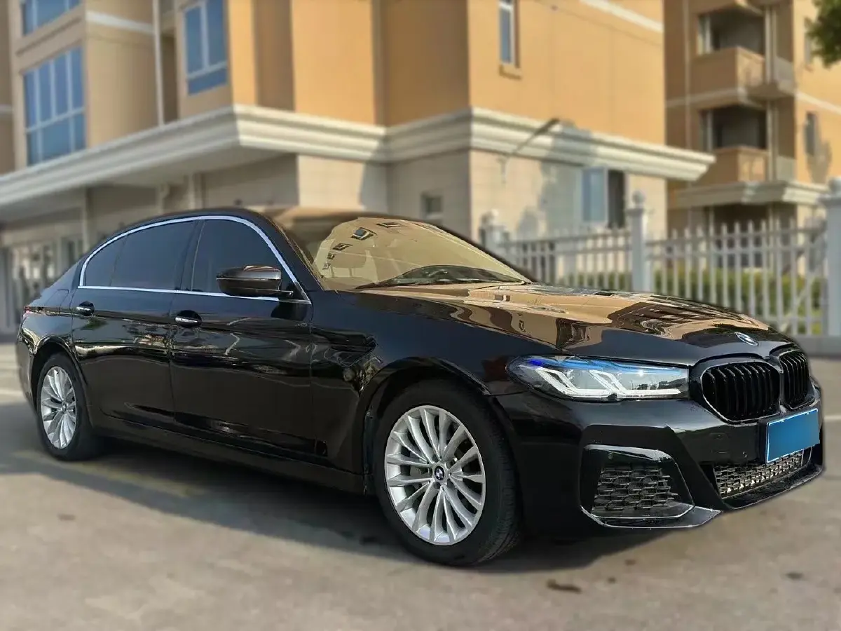 2018 BMW 5 Series 2.0T 252HP L4 8AT