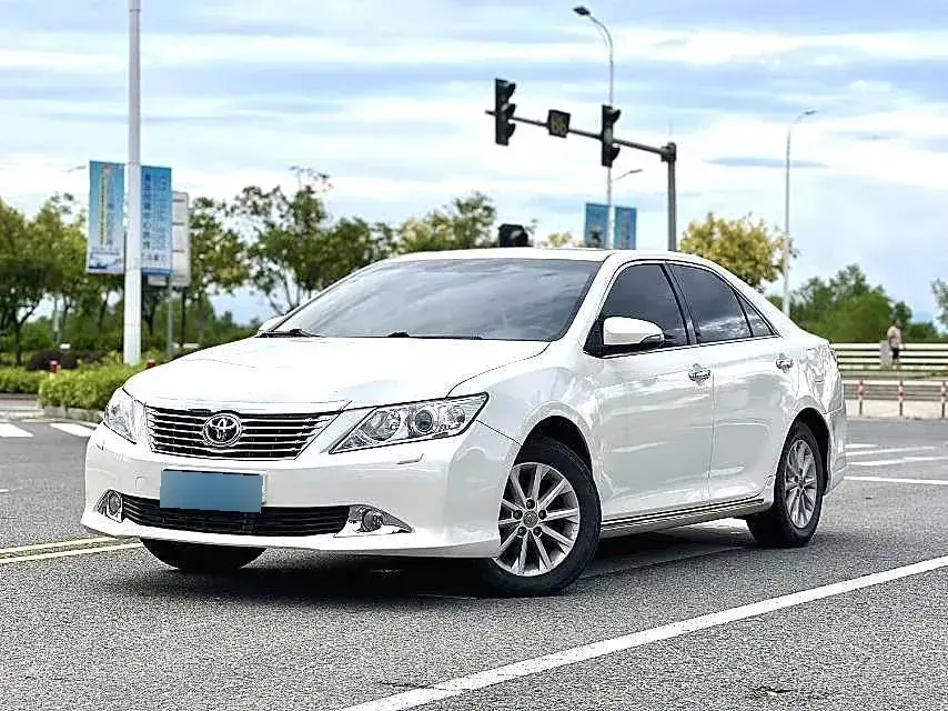 2012 Toyota Camry 2.0L 148HP L4 4AT