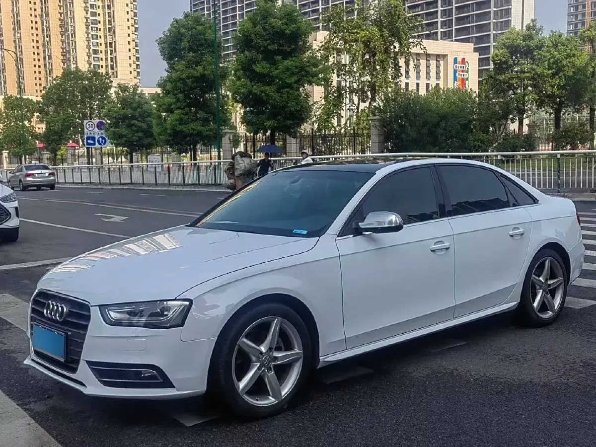 2013 Audi A4L 2.0T 180HP L4 CVT