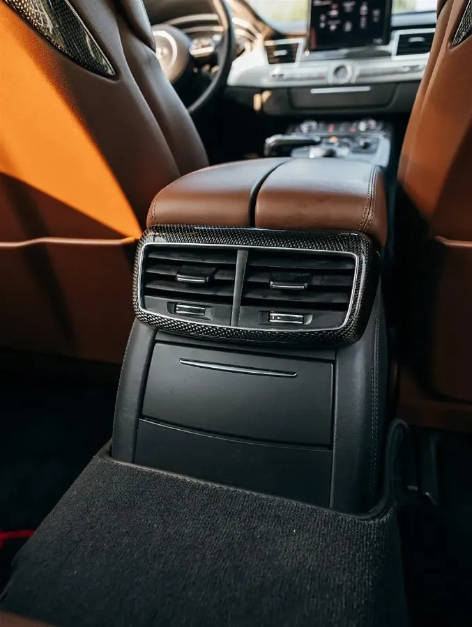 2016 Audi S8 4.0T 520HP V8 8AT,autocango,china used car exporter,china ev exporter,chinese used car exporter,chinese used ev exporter