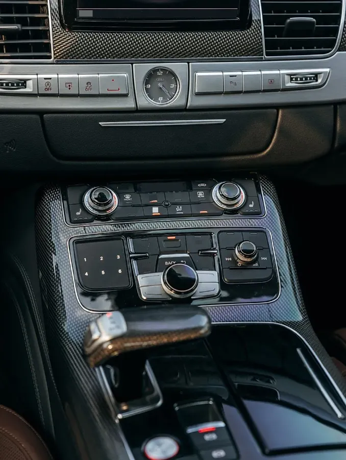 2016 Audi S8 4.0T 520HP V8 8AT,autocango,china used car exporter,china ev exporter,chinese used car exporter,chinese used ev exporter