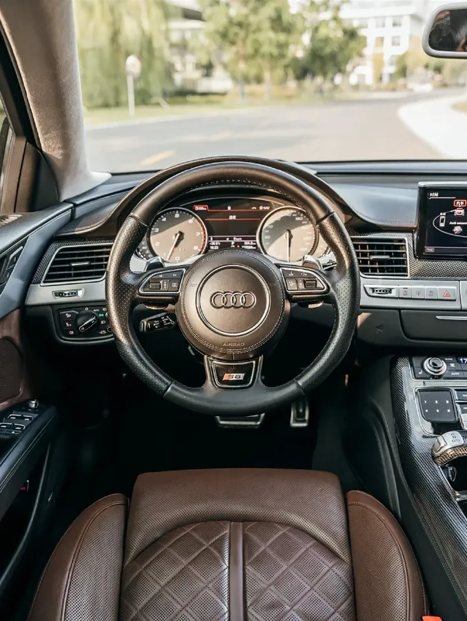 2016 Audi S8 4.0T 520HP V8 8AT,autocango,china used car exporter,china ev exporter,chinese used car exporter,chinese used ev exporter