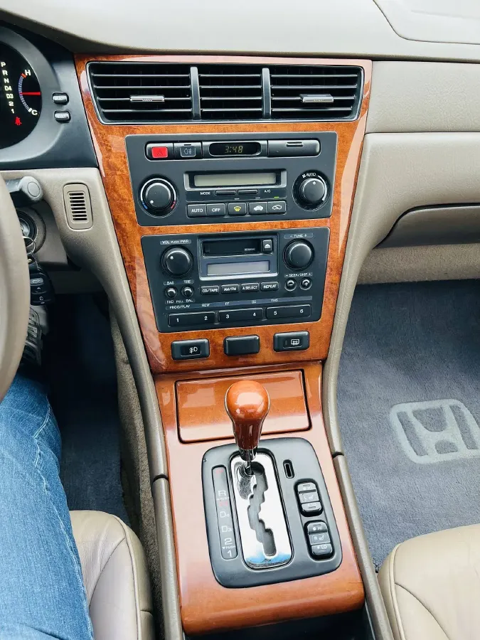 2004 Honda Legend 3.5L 200HP V6 4AT,autocango,china used car exporter,china ev exporter,chinese used car exporter,chinese used ev exporter