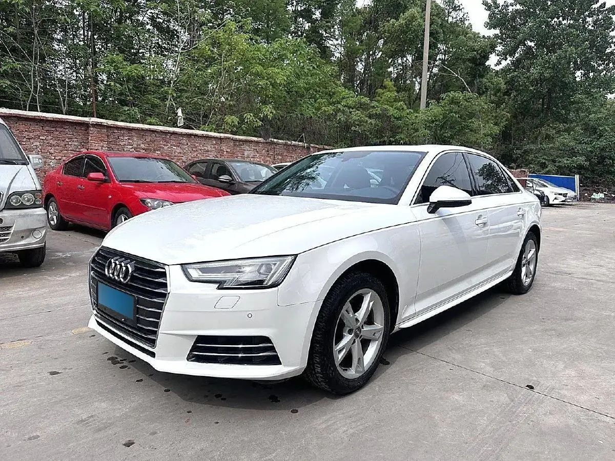 2017 Audi A4L 2.0T 190HP L4 7DCT