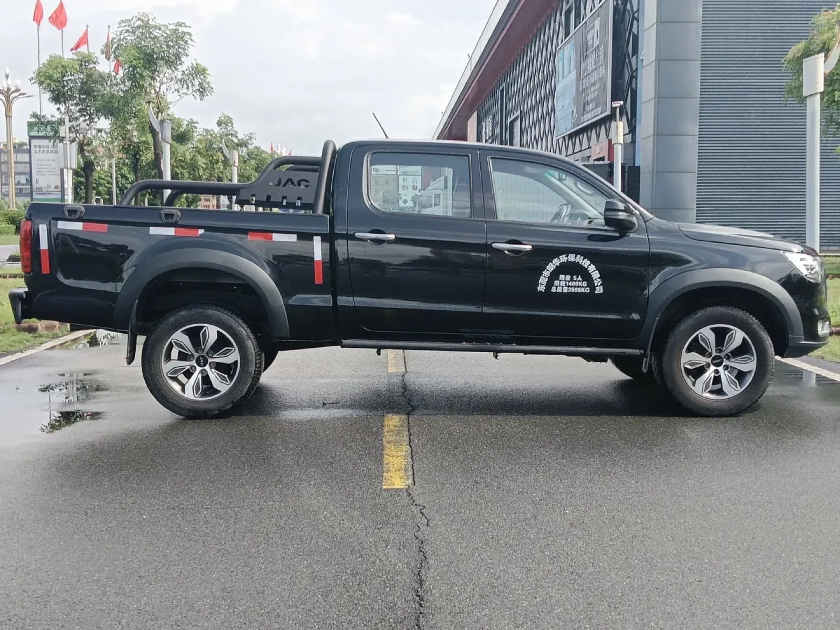 2020 JAC T8 2.0T 150HP L4 6MT,autocango,china used car exporter,china ev exporter,chinese used car exporter,chinese used ev exporter