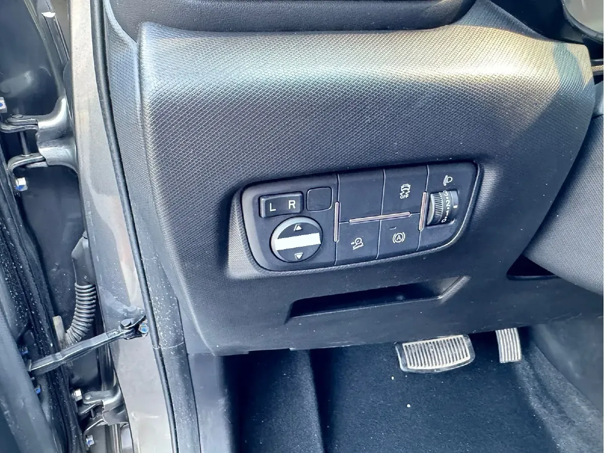 2021 ChangAn Oshan X5 1.5T 180HP L4 7DCT,autocango,china used car exporter,china ev exporter,chinese used car exporter,chinese used ev exporter