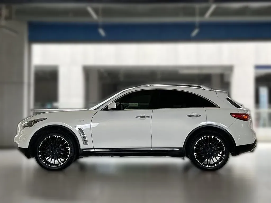 2015 Infiniti QX70 3.7L 351HP V6 7AT,autocango,china used car exporter,china ev exporter,chinese used car exporter,chinese used ev exporter