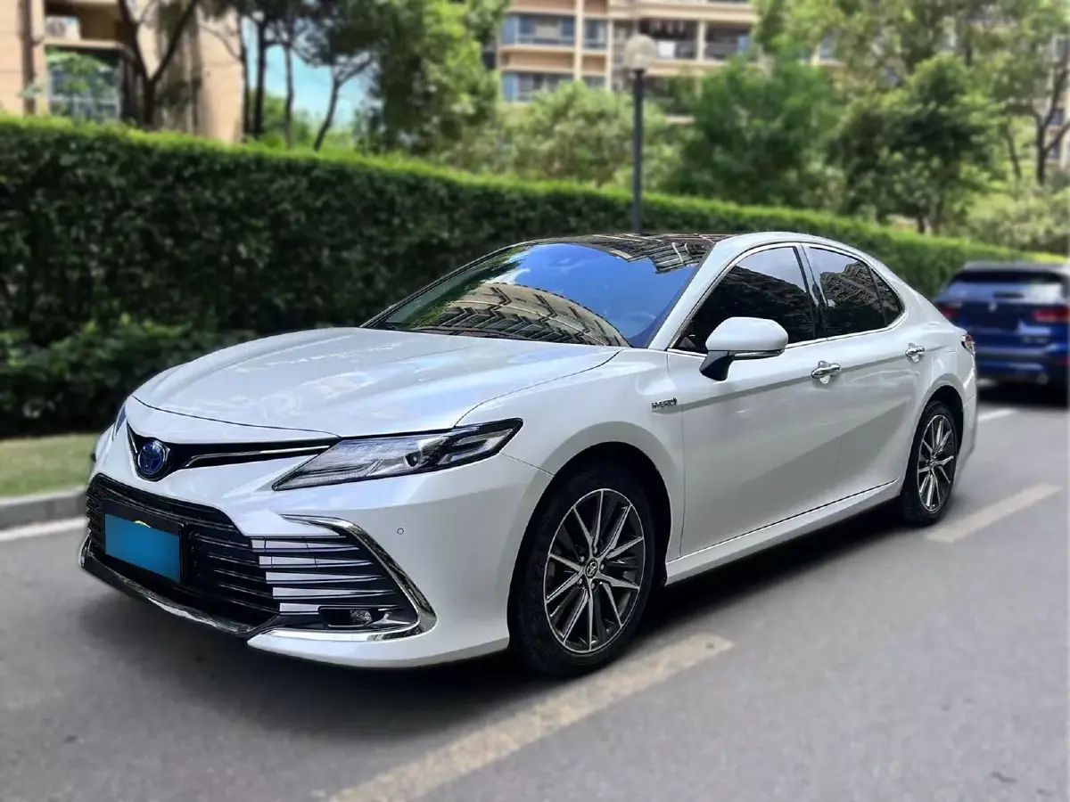 2021 Toyota Camry 2.5L 178HP L4 E-CVT Hybrid
