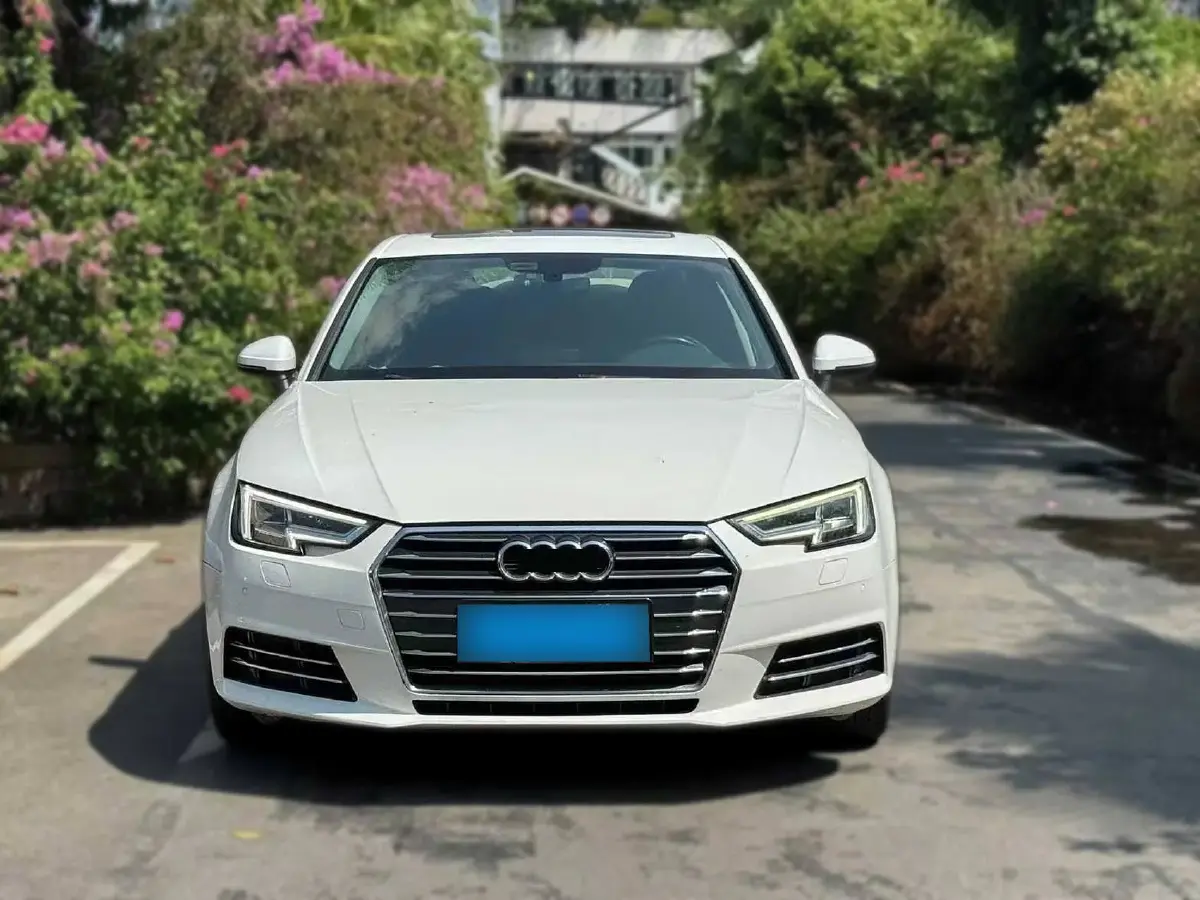 2018 Audi A4L 2.0T 190HP L4 7DCT