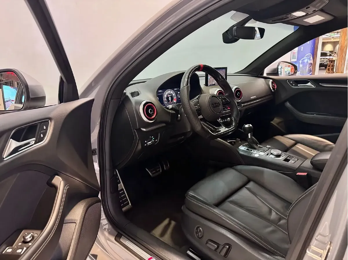 2017 Audi RS 3 2.5T 400HP L5 7DCT,autocango,china used car exporter,china ev exporter,chinese used car exporter,chinese used ev exporter