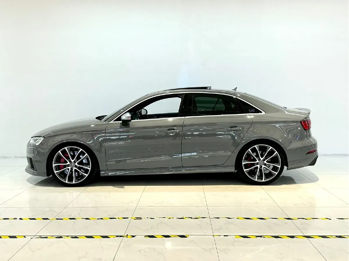 2017 Audi RS 3 2.5T 400HP L5 7DCT,autocango,china used car exporter,china ev exporter,chinese used car exporter,chinese used ev exporter